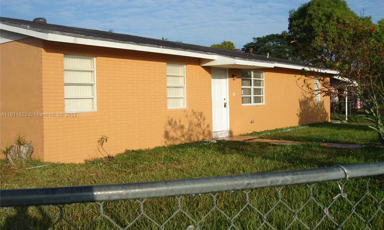 696 SW 16th Ter # 696, Homestead FL 33030