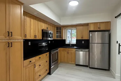 651 N 73rd Ave # 1, Hollywood FL 33024