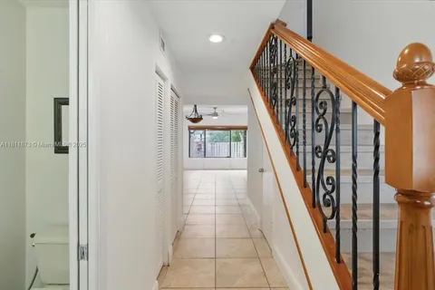 4225 NW 76th Ave, Davie FL 33024