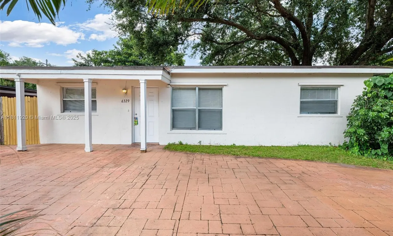 6329 Garfield St, Hollywood FL 33024