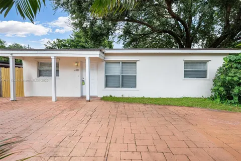 6329 Garfield St, Hollywood FL 33024