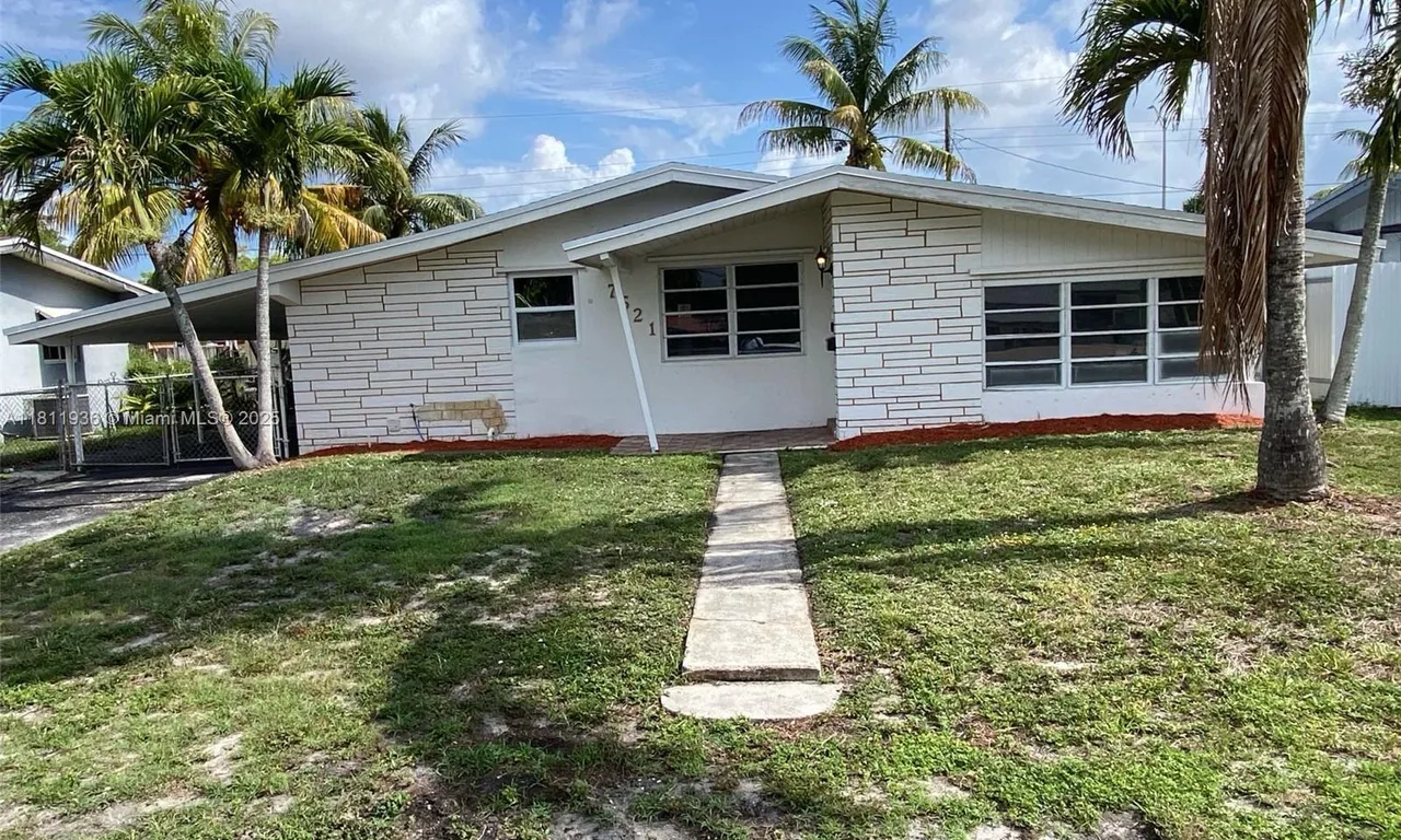 7521 Granada Blvd, Miramar FL 33023