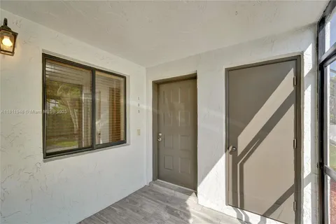 304 Racquet Club Rd # 105, Weston FL 33326