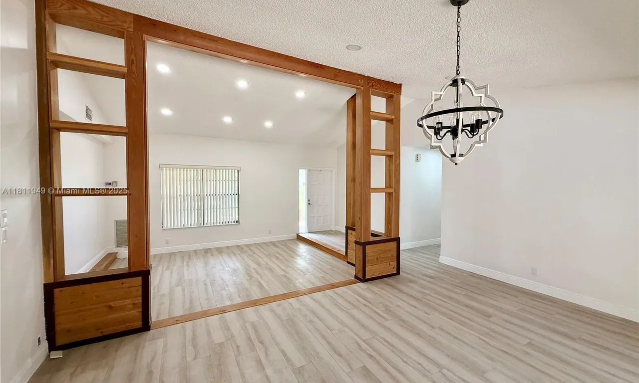 9788 NW 3rd Mnr, Coral Springs FL 33071