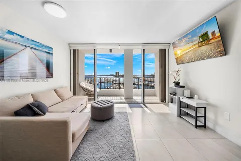 555 NE 15th St # 516, Miami FL 33132