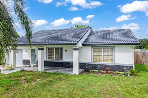 1797 SW Hampshire Ln, Port St. Lucie FL 34953