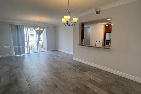 50 Alhambra Cir # 405, Coral Gables FL 33134
