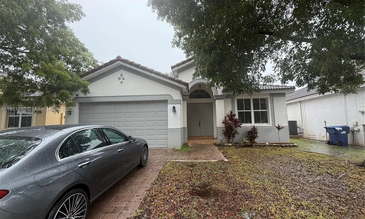 24301 SW 107 AV, Homestead FL 33032