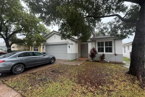 24301 SW 107 AV, Homestead FL 33032