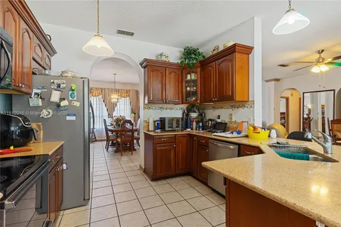 818 N FAIRBANKS DR, Deltona FL 32725