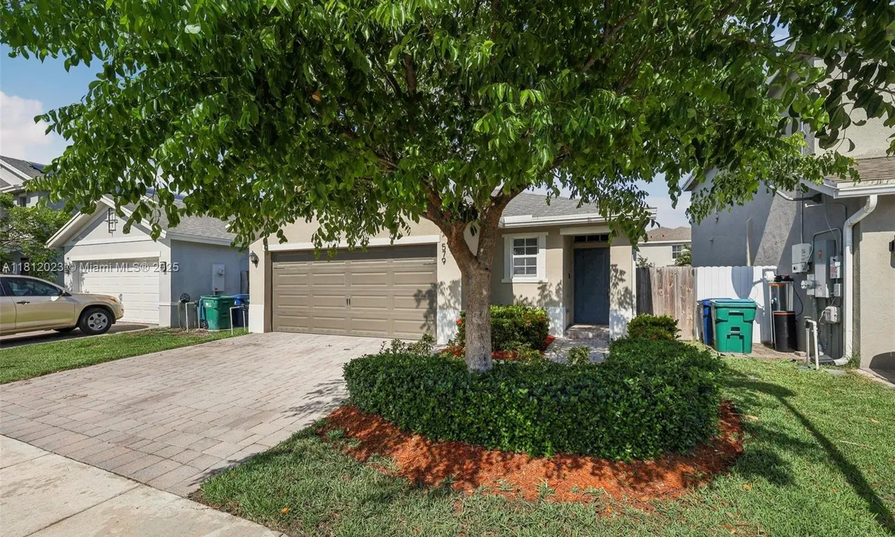 579 NE 6th Pl, Florida City FL 33034