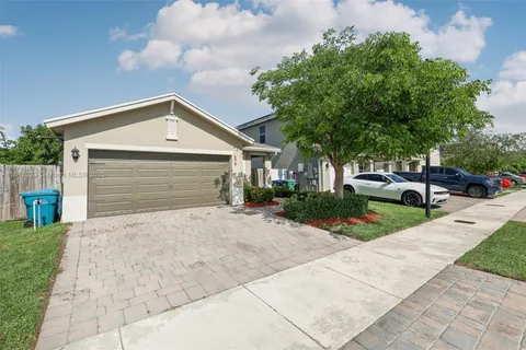 579 NE 6th Pl, Florida City FL 33034