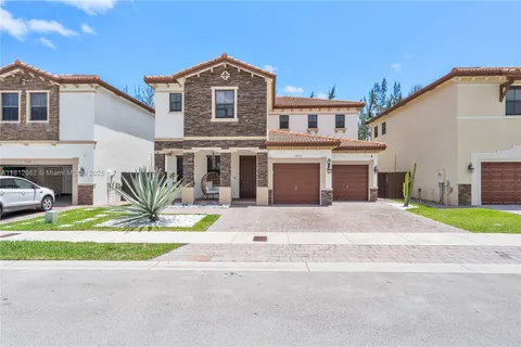 9830 NW 86th Ter, Doral FL 33178