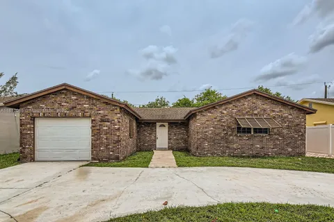 9353 SW 1st Pl, Boca Raton FL 33428