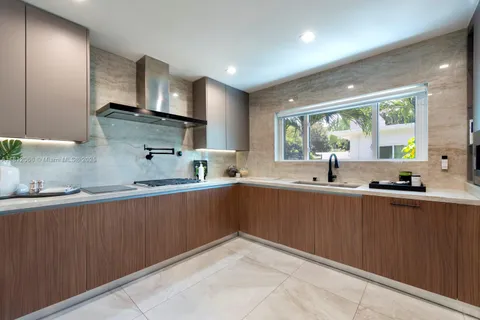 1343 NE 104th St, Miami Shores FL 33138