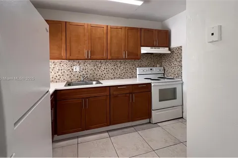 3675 W 11th Ave # 220, Hialeah FL 33012