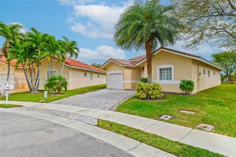 7602 NW 99th Ter, Tamarac FL 33321