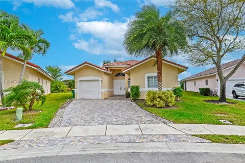 7602 NW 99th Ter, Tamarac FL 33321