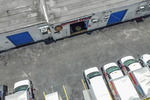 91 NW 166th St, Miami FL 33169