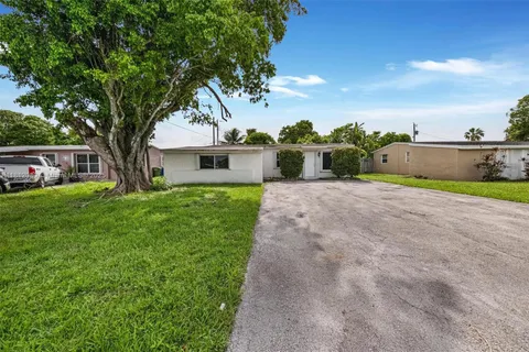 2559 NW 62nd Ter, Margate FL 33063