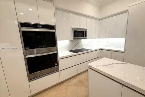 2547 Montclaire Cir # 2547, Weston FL 33327