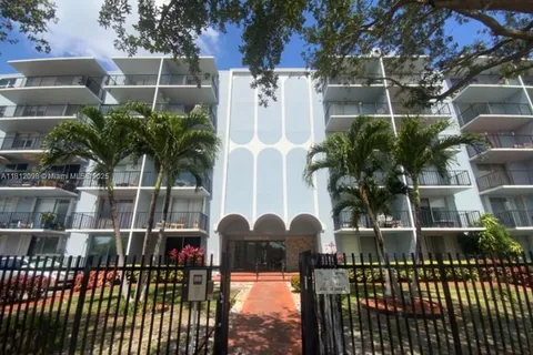 12500 NE 15th Ave # 402, North Miami FL 33161