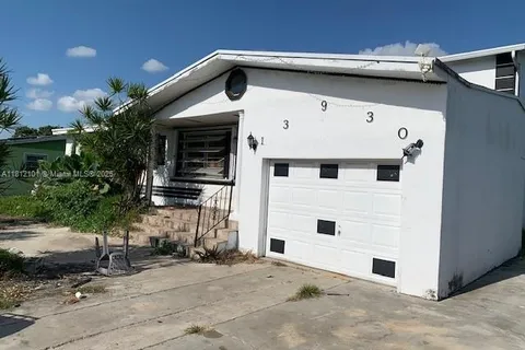 13930 Van Buren St, Miami FL 33176