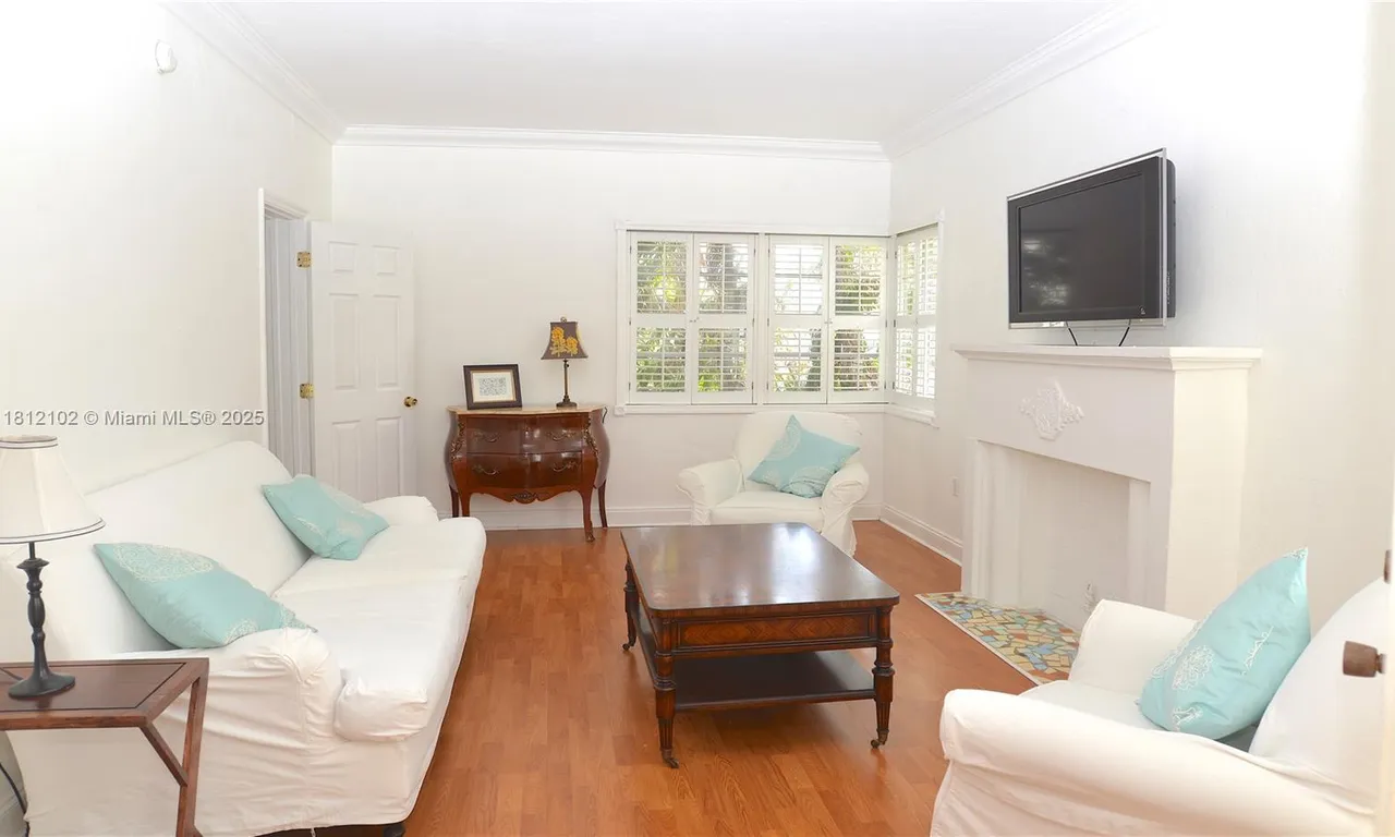 1341 Meridian Ave # 206, Miami Beach FL 33139