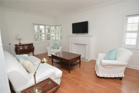 1341 Meridian Ave # 206, Miami Beach FL 33139