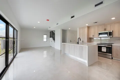 1382 NW 1 ST, Florida City FL 33034