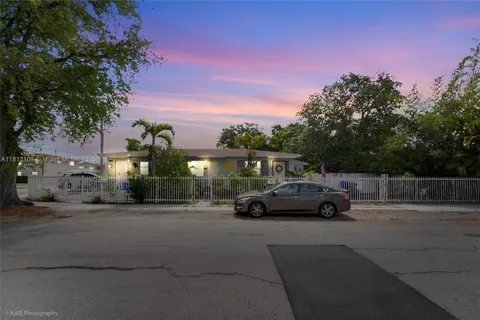 901 SW 34 Ave, Miami FL 33135