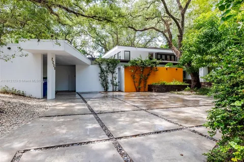 2250 NE 201st St # 0, Miami FL 33180