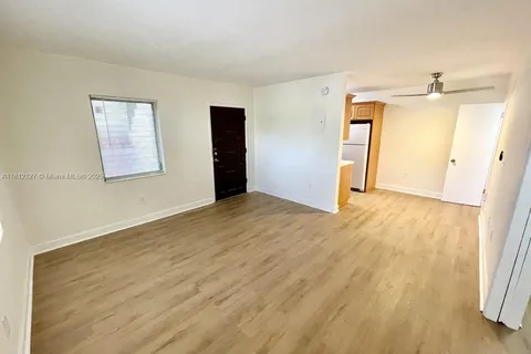 218 Santillane Ave # 1, Coral Gables FL 33134