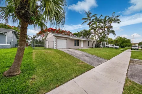 26422 SW 122nd Ct, Homestead FL 33032