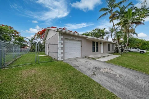 26422 SW 122nd Ct, Homestead FL 33032