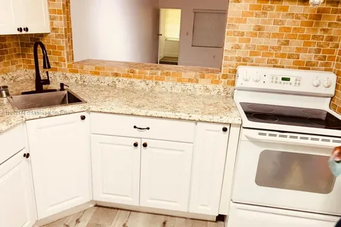 1550 NE 191st St # 303, Miami FL 33179