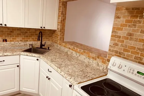 1550 NE 191st St # 303, Miami FL 33179