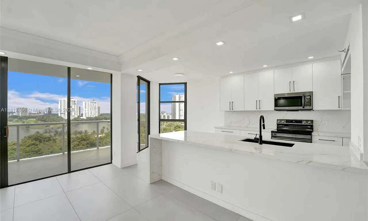 20281 E Country Club Dr # 811, Aventura FL 33180