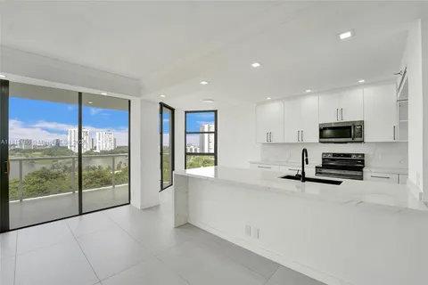 20281 E Country Club Dr # 811, Aventura FL 33180