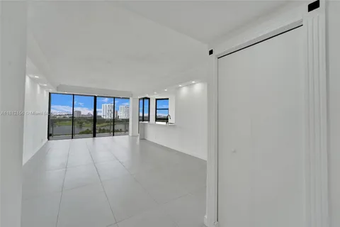 20281 E Country Club Dr # 811, Aventura FL 33180