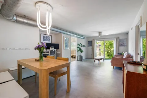 1900 Meridian Ave # 204, Miami Beach FL 33139