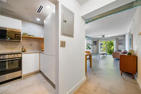 1900 Meridian Ave # 204, Miami Beach FL 33139