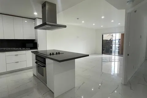 8290 Lake Dr # 427, Doral FL 33166