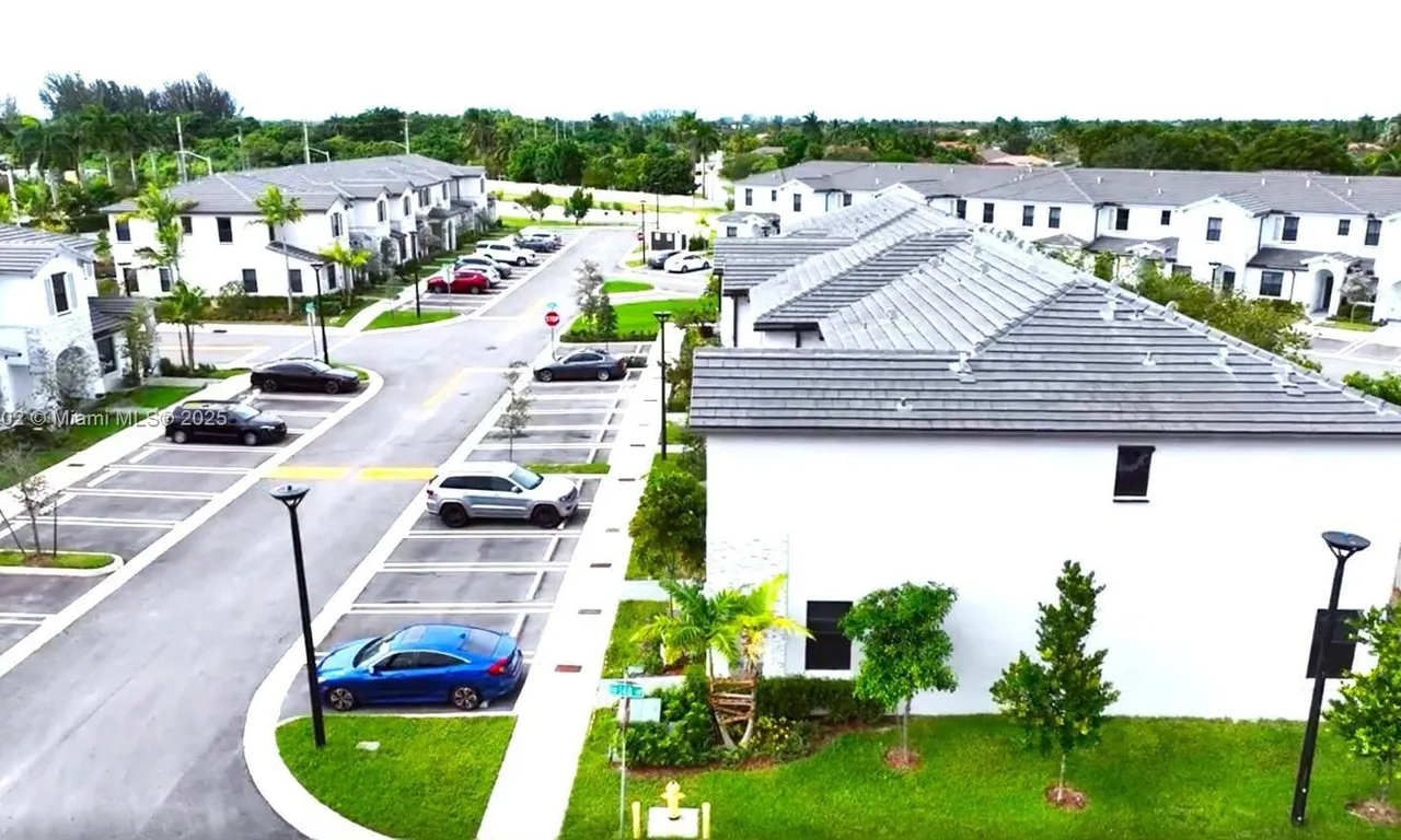 14817 SW 183rd Ter # 14817, Miami FL 33187
