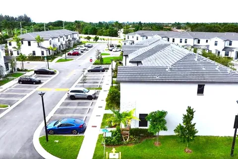 14817 SW 183rd Ter # 14817, Miami FL 33187