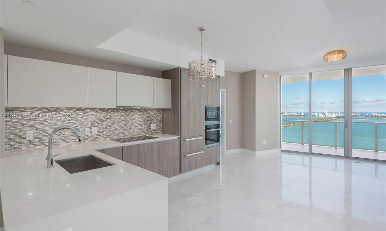 2900 NE 7th Ave # 3903, Miami FL 33137