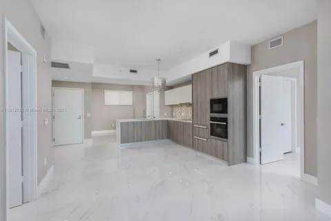 2900 NE 7th Ave # 3903, Miami FL 33137