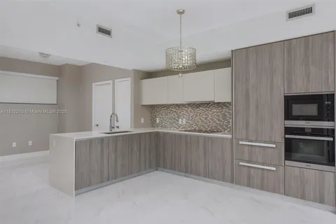 2900 NE 7th Ave # 3903, Miami FL 33137