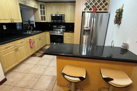 5350 NW 183rd St, Miami Gardens FL 33055