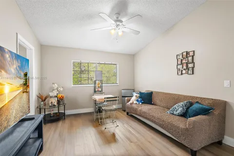 3690 N 56th Ave # 948, Hollywood FL 33021